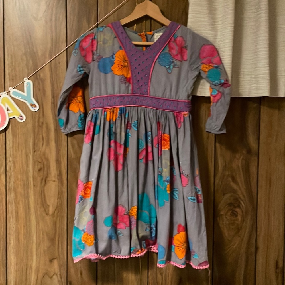 Cupcakes and pastries dress little girl size 8 gray flowers